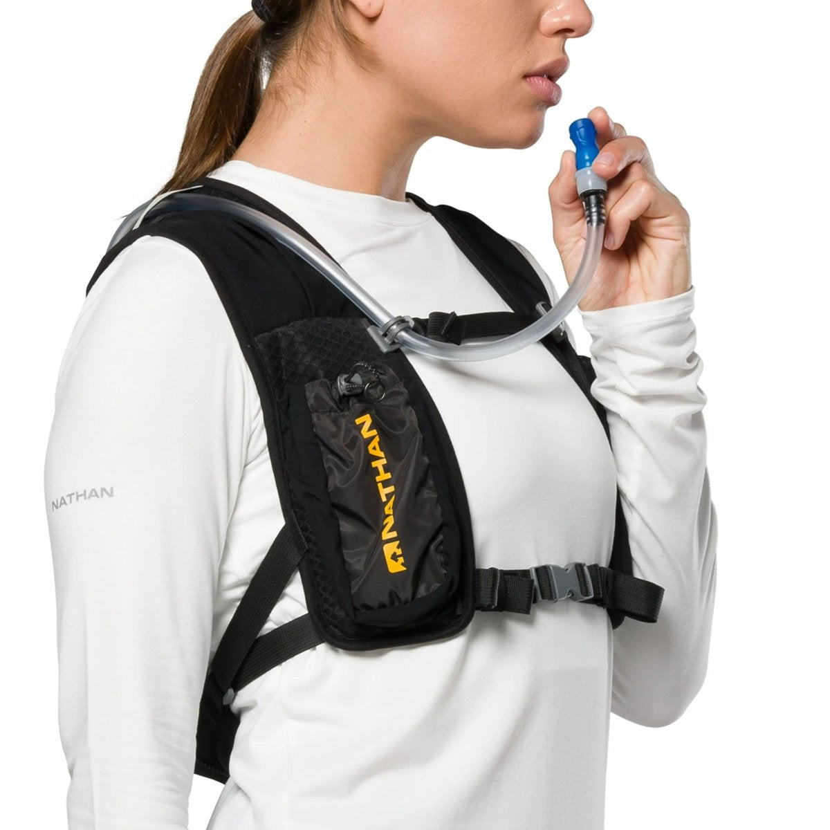 Nathan 6L Hydration Vest - 1.5L Bladder, Bounce-Free Fit — vests, detail